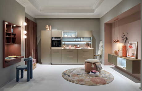 Kueche_10_Vegas_Champagner_metallic_Scala_Amarant